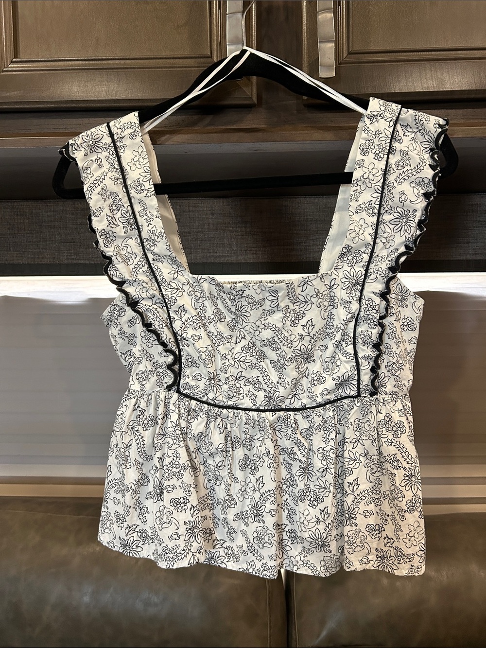 Francesca's Collections White and Black Floral Ruffle Square-Neck Top